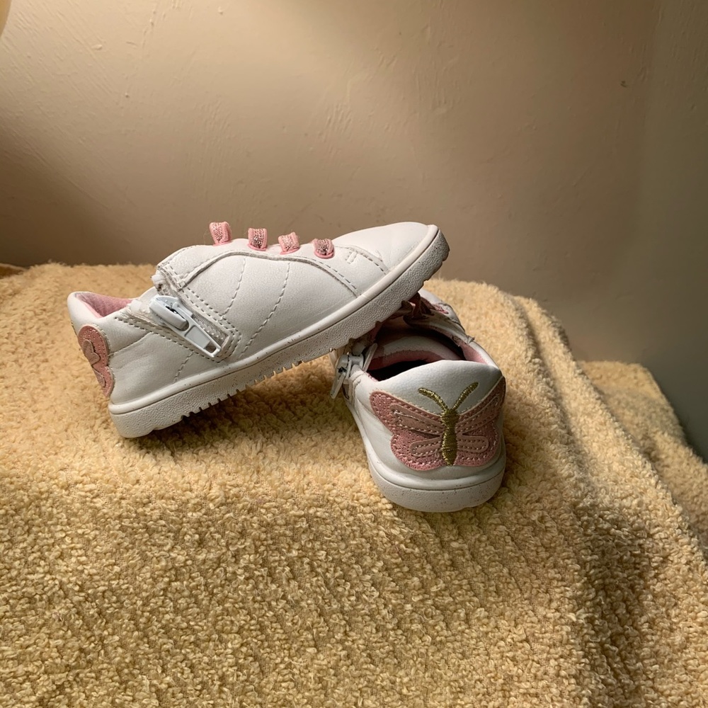 Shoes - Picture 4 of 4